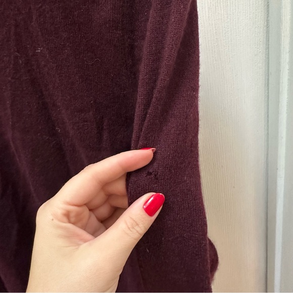 Quince Mongolian Cashmere Turtleneck Burgundy Sweater m medium - Picture 6 of 8